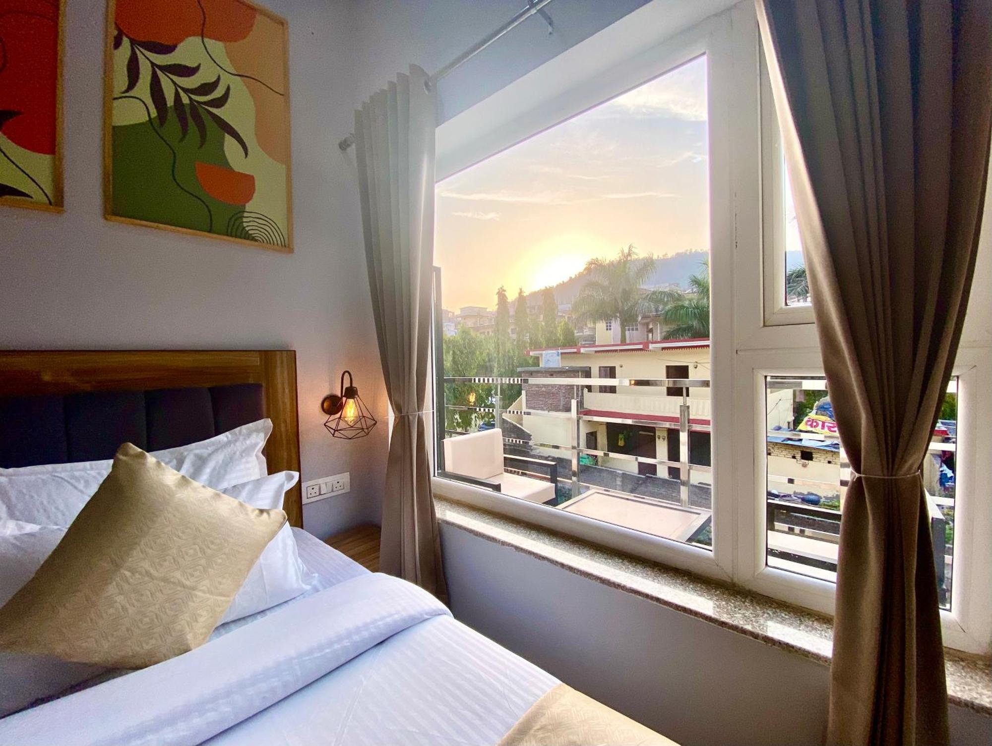 Hotel Wraveler Inn Ришикеш Экстерьер фото