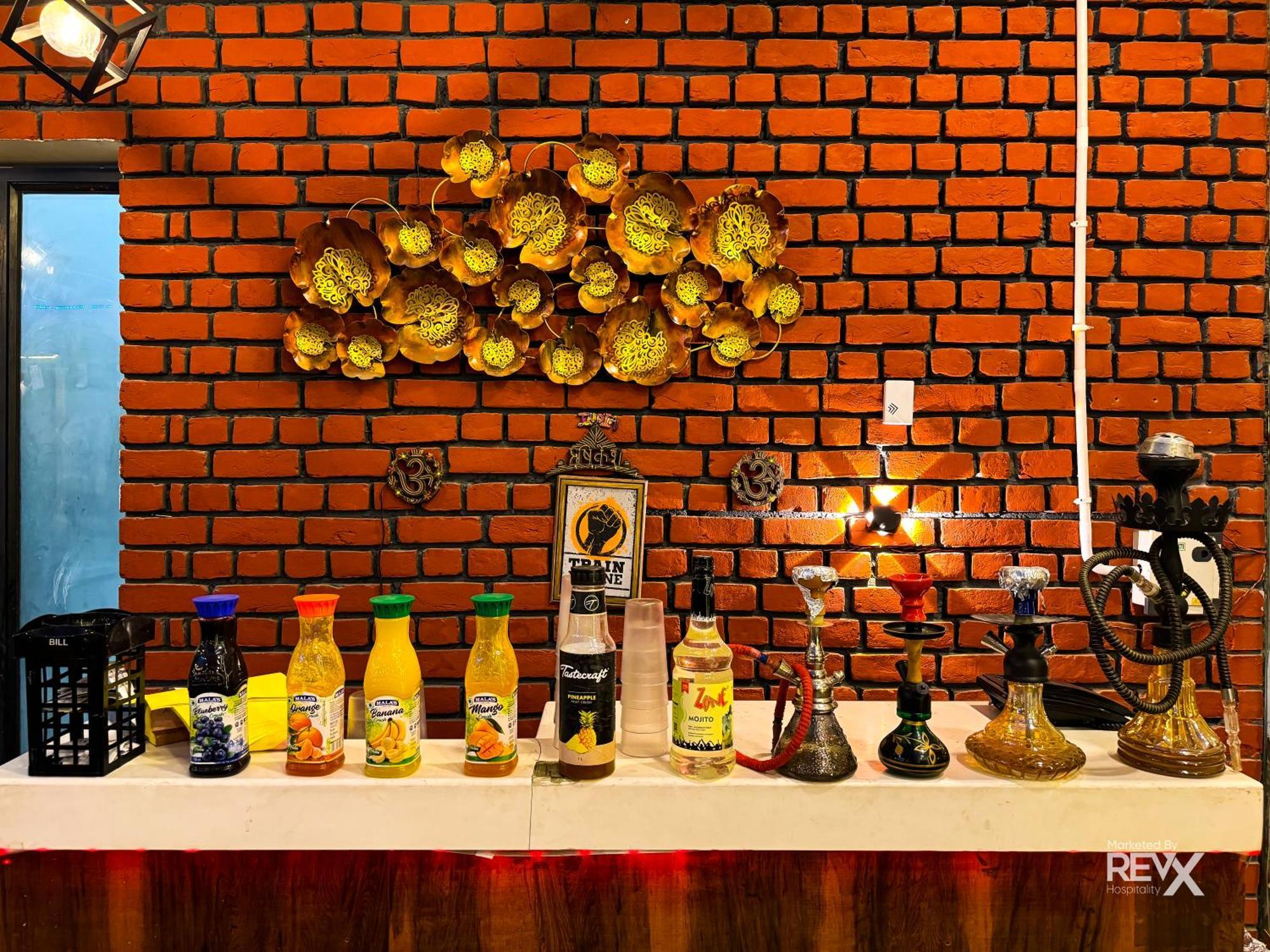 Hotel Wraveler Inn Ришикеш Экстерьер фото